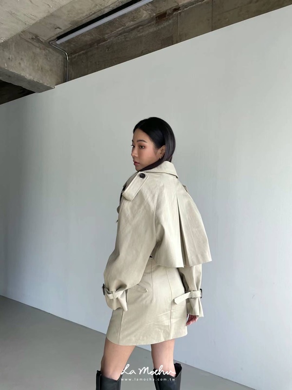 排釦口袋風衣短裙